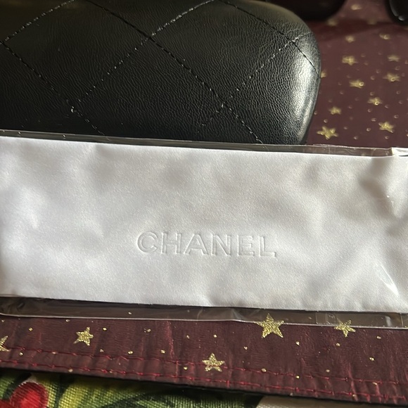 Chanel Black Sunglasses - Picture 3 of 10